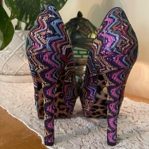 Betsey Johnson Beaded Stilettos, NWT, 5.5” Heels, in Excellent Condition Size 8